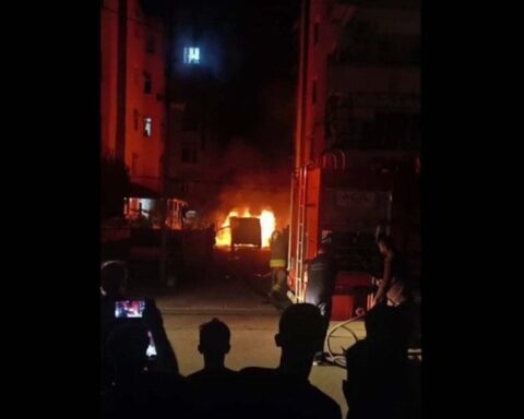 Hatay’da Park Halindeki Otomobilde Yangın Çıktı