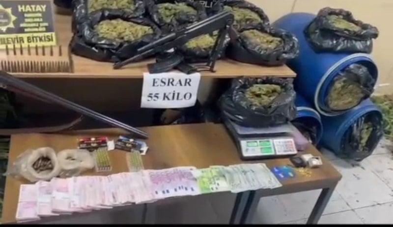 Hatay'da Uyuşturucu Operasyonu: 55 Kilogram Esrar ve Silah Ele Geçirildi, 6 Kişi Tutuklandı