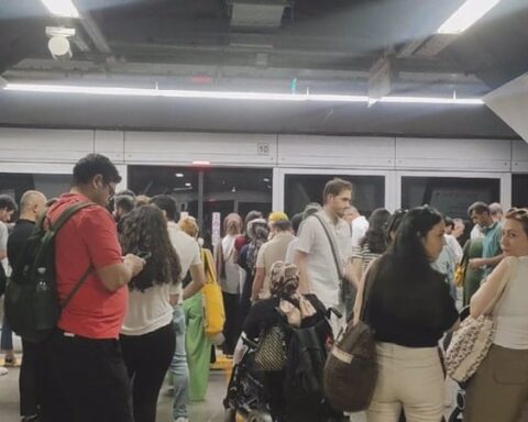 İstanbul Metro Hattında Arıza: Yolcular Tünelde Yürümek Zorunda Kaldı