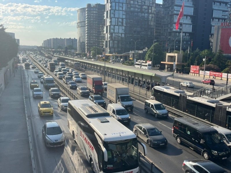 İstanbul'da Bayram Sonrası Trafik Yoğunluğu Yüzde 58'e Ulaştı
