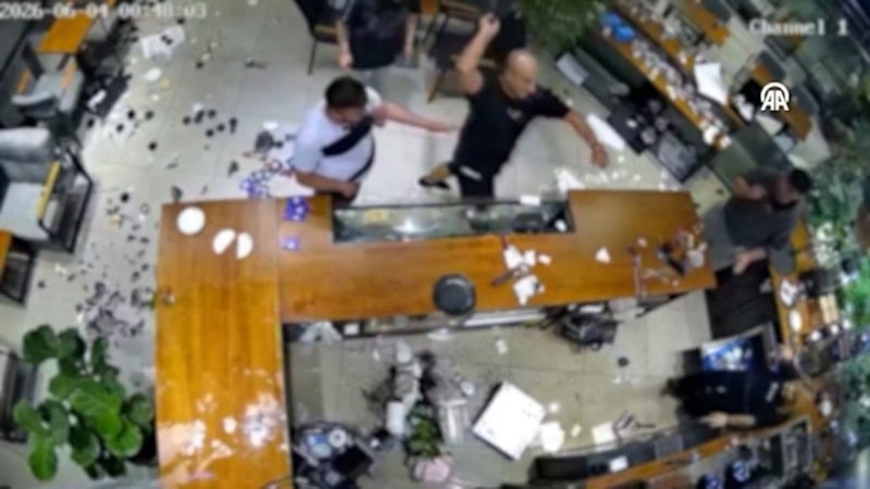İstanbul'da Müşterinin Kafede Çıkardığı Taşkınlık Sonrası Soruşturma Başlatıldı
