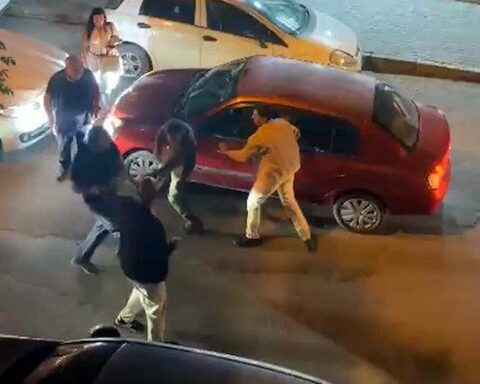 İstanbul'da Trafikte Yaşanan Kavga: İki Sürücüye 361 Bin Lira Ceza Keszildi