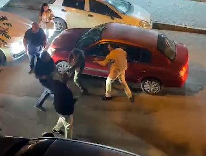 İstanbul'da Trafikte Yaşanan Kavga: İki Sürücüye 361 Bin Lira Ceza Keszildi