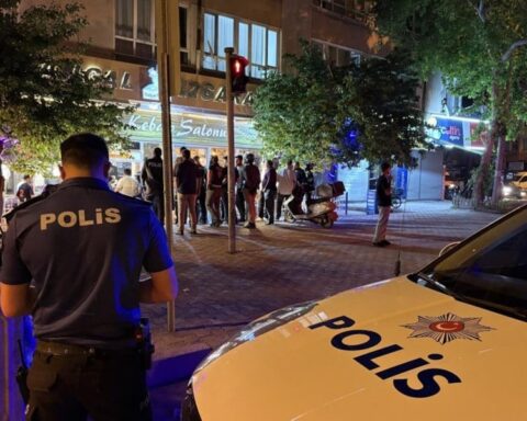 Kayseri'de Döner Bıçağıyla Yapılan Saldırıda İki Kişi Yaralandı