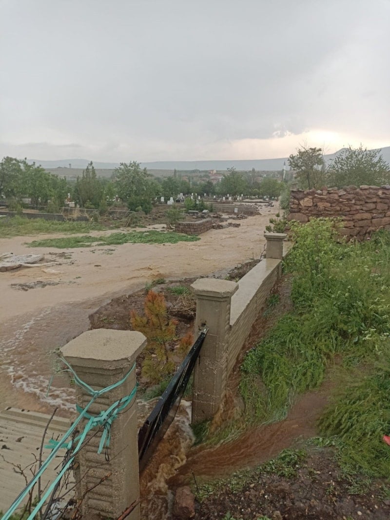 Kayseri'de Kuvvetli Yağış Sonrası Sel Olayı Yaşandı