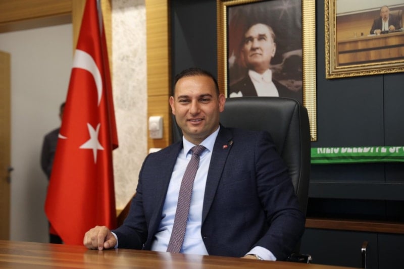 Kilis Belediye Başkanı Hakan Bilecen CHP'den İstifa Etti, AK Parti'ye Geçişi Bekleniyor