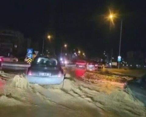 Konya'da Sağanak Yağış Taşkınlara Neden Oldu, Hayatı Olumsuz Etkiledi