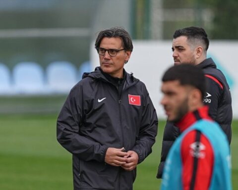 Montella, Kadro Eleştirilerine Takım Menfaatleri Üzerinden Yanıt Verdi