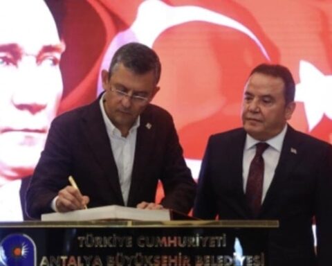 Muhittin Böcek'ten Yolsuzluk İddialarında Yeni İfade: 950 Bin Euro Teslim Edildi