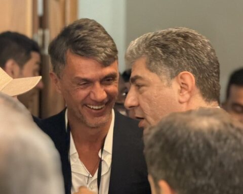 Paolo Maldini, Fenerbahçe Genel Kurulu'nda Hakan Safi'ye Destek Verdi