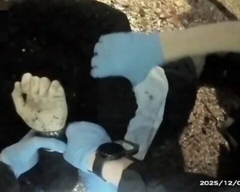 Polis Tarafından Bıçakla Yaralanan Gence Kelepçe Takılması Olayında Ciddi Sorular Gündeme Geldi