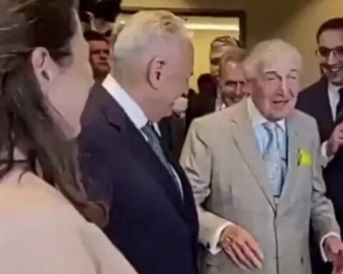 Rahmi Koç, Kürt kadın fıkrası nedeniyle sosyal medyada özür diledi