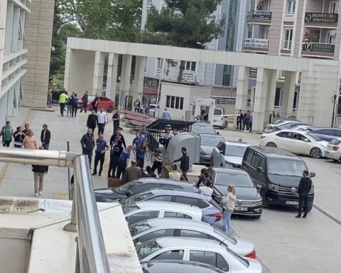 Samsun Adliyesi'nde Dava Sırasında Kavga Çıktı, Polis Müdahale Etti