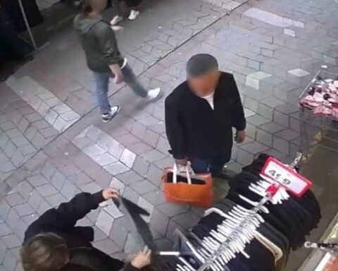 Samsun'da Giyim Mağazalarını Soyan Karı Koca Yakalandı