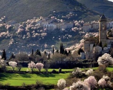 Santo Stefano di Sessanio köyü, yeni sakinler için 44 bin euro destek sunuyor