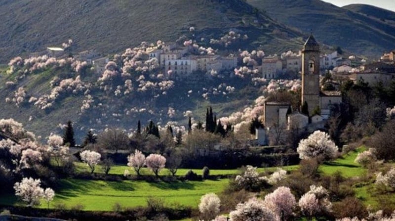 Santo Stefano di Sessanio köyü, yeni sakinler için 44 bin euro destek sunuyor