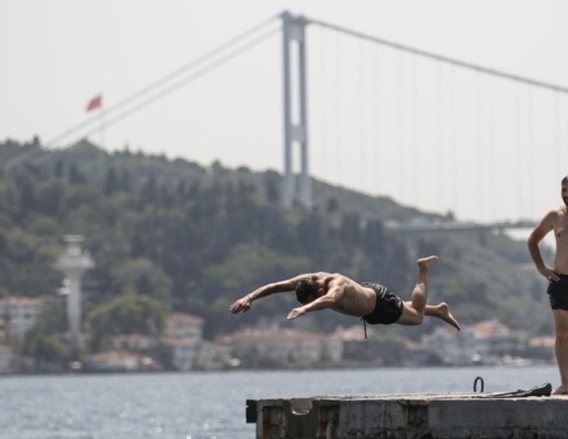 Sıcak Hava Dalgası Türkiye'yi Etkisi Altına Alıyor, Yağmurlar Geliyor