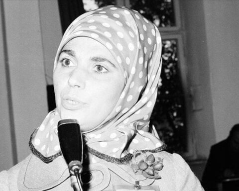 Şule Yüksel Şenler'in Dönüştürücü Tesettür Hikayesi ve Kadın Hareketindeki Rolü