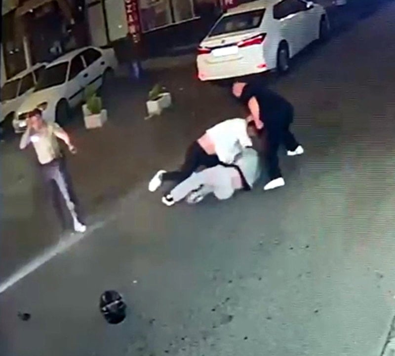 Tekirdağ'da Alkollü İki Grup Kavga Etti, İki Kişi Yaralandı