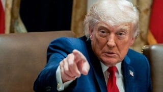 Trump'ın Netanyahu'ya Sinirlendiği İddiası: Lübnan Gerilimi Üzerine Tartışma