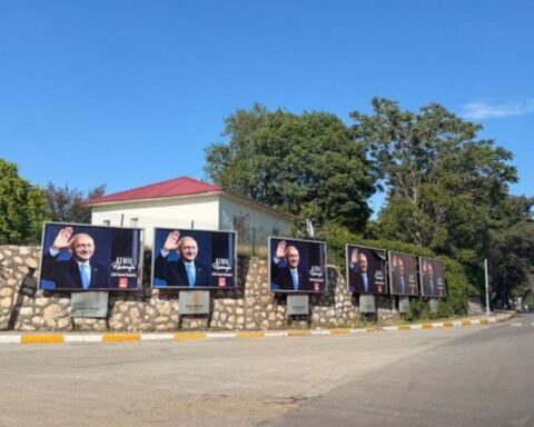 Tunceli'de Kemal Kılıçdaroğlu Afişleri Görücüye Çıktı