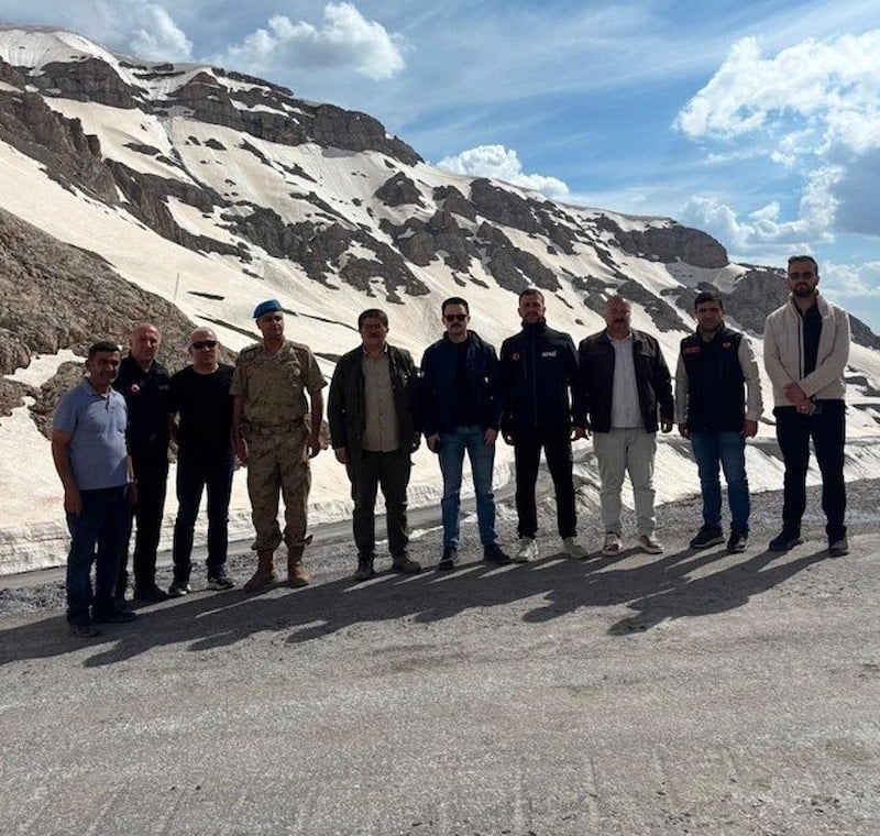 Van-Bahçesaray Yolu Uzun Süre Sonra Ulaşıma Açıldı