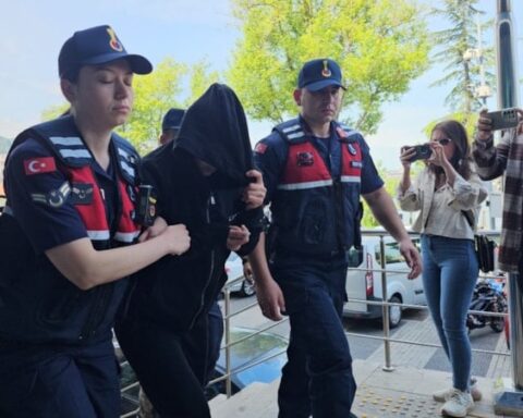 Zonguldak'ta Sevgilisini Bıçaklayarak Öldürdüğünü İtiraf Etti